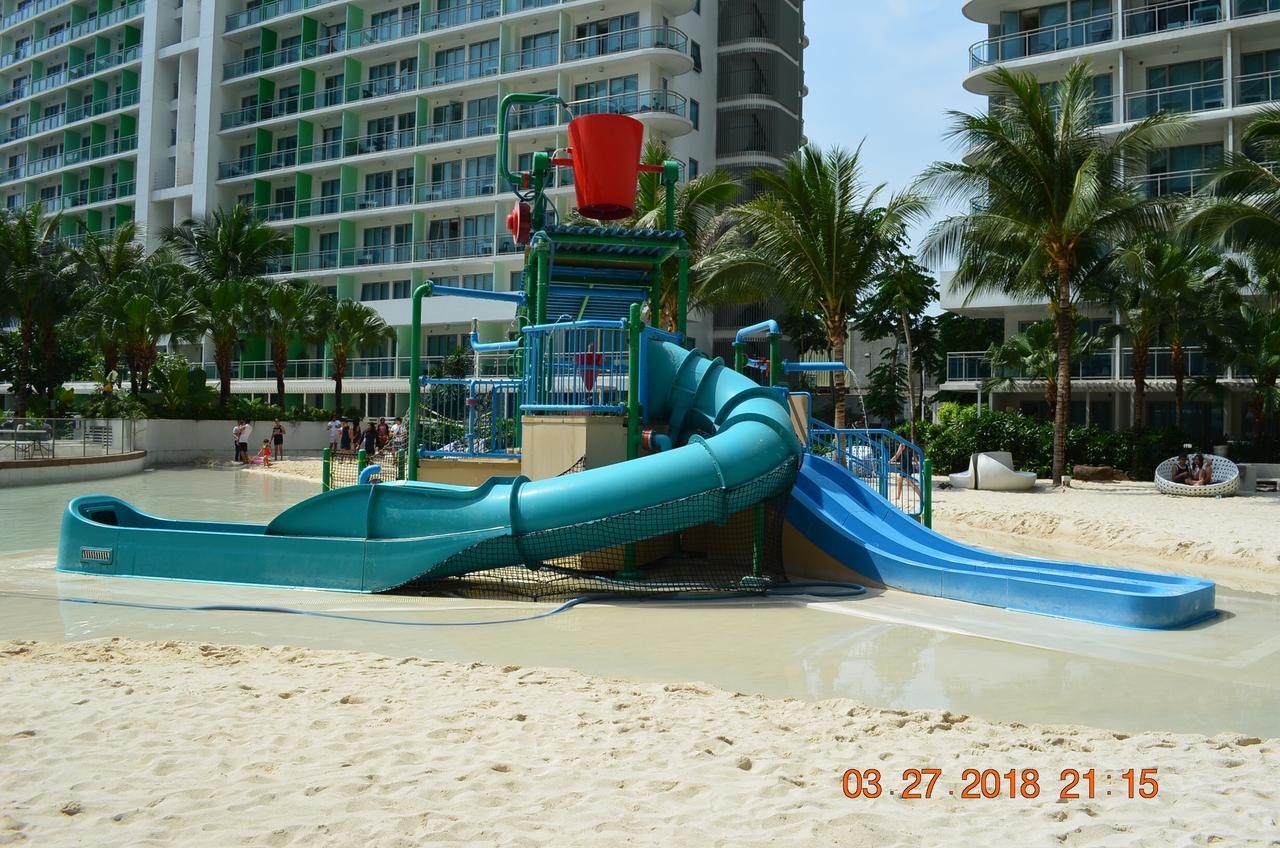 Azure Urban Resort Residences Manille Extérieur photo
