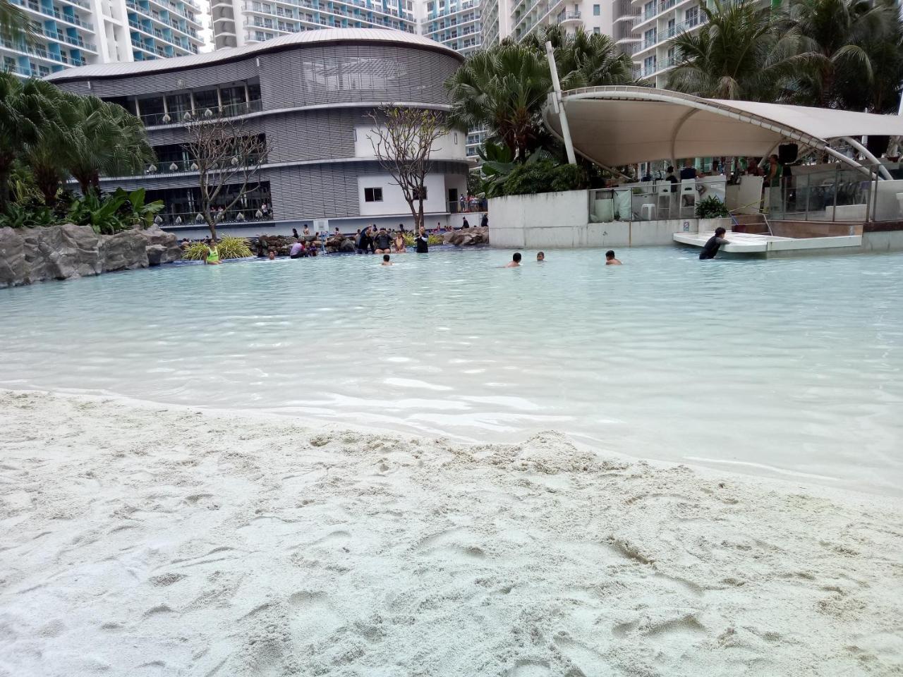 Azure Urban Resort Residences Manille Extérieur photo
